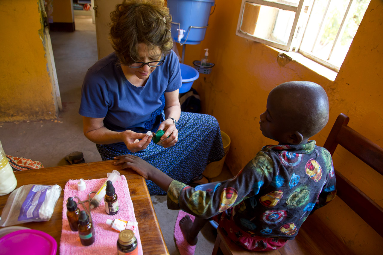 Karen ministers to street kids twice-weekly at a local church center in Lubumbashi, DRC.
