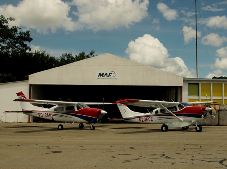 N206CE and 9Q-CMQ